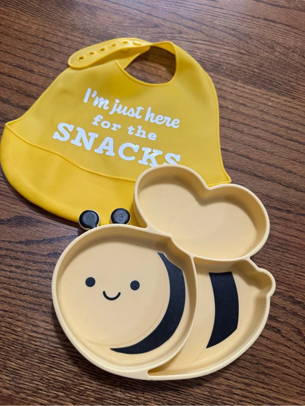 Kids Silicone Bee Plate and Yellow Snack Bib Set